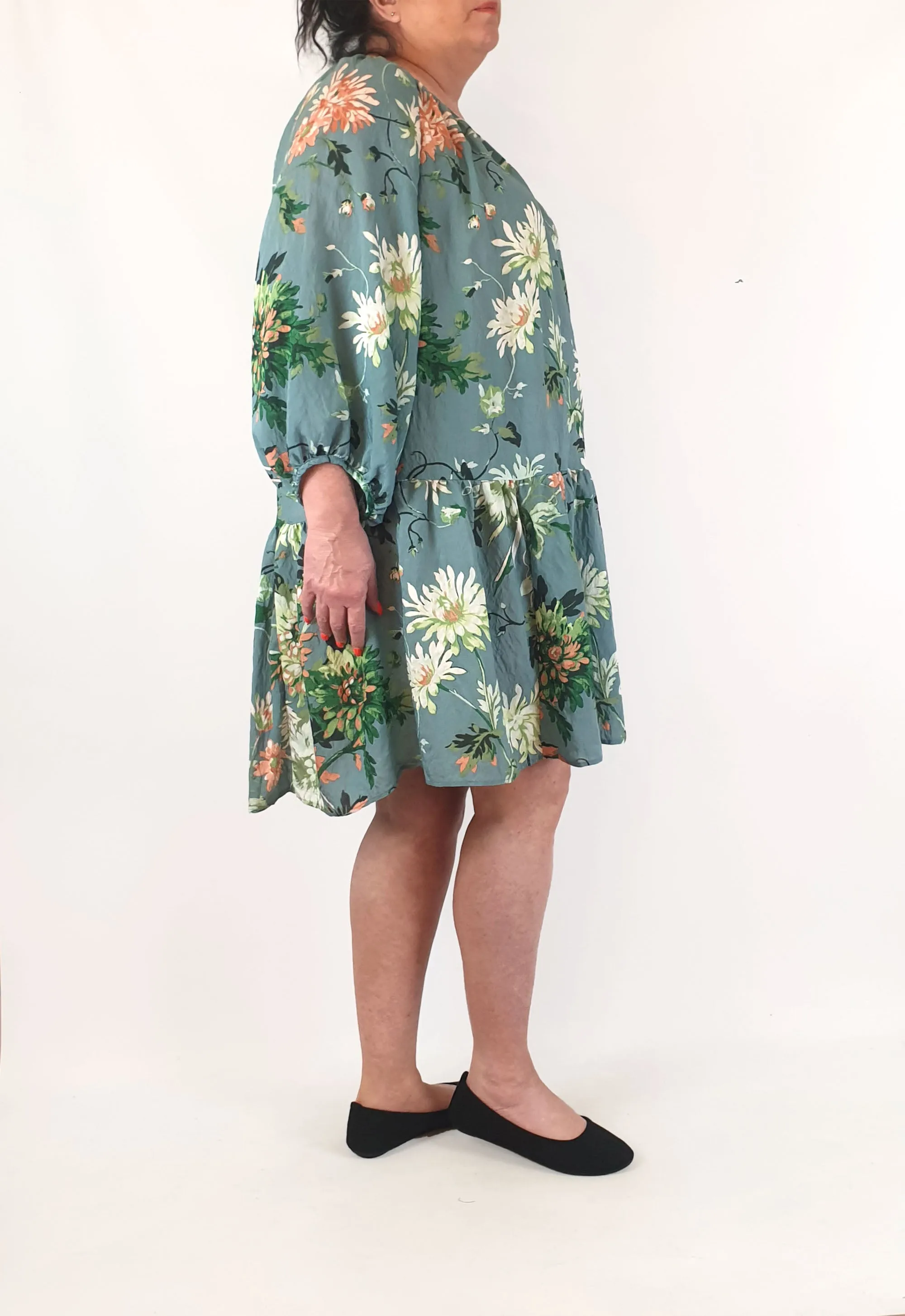 Blue floral oversize long sleeve floaty dress size L, best fits 16-18