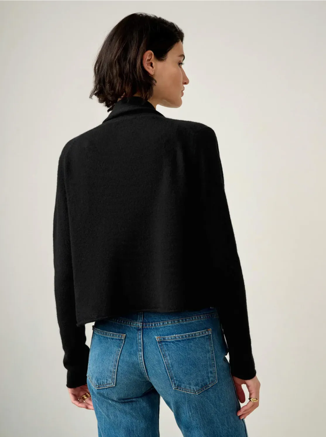 CASHMERE SHRUNKEN TRAPEZE IN BLACK