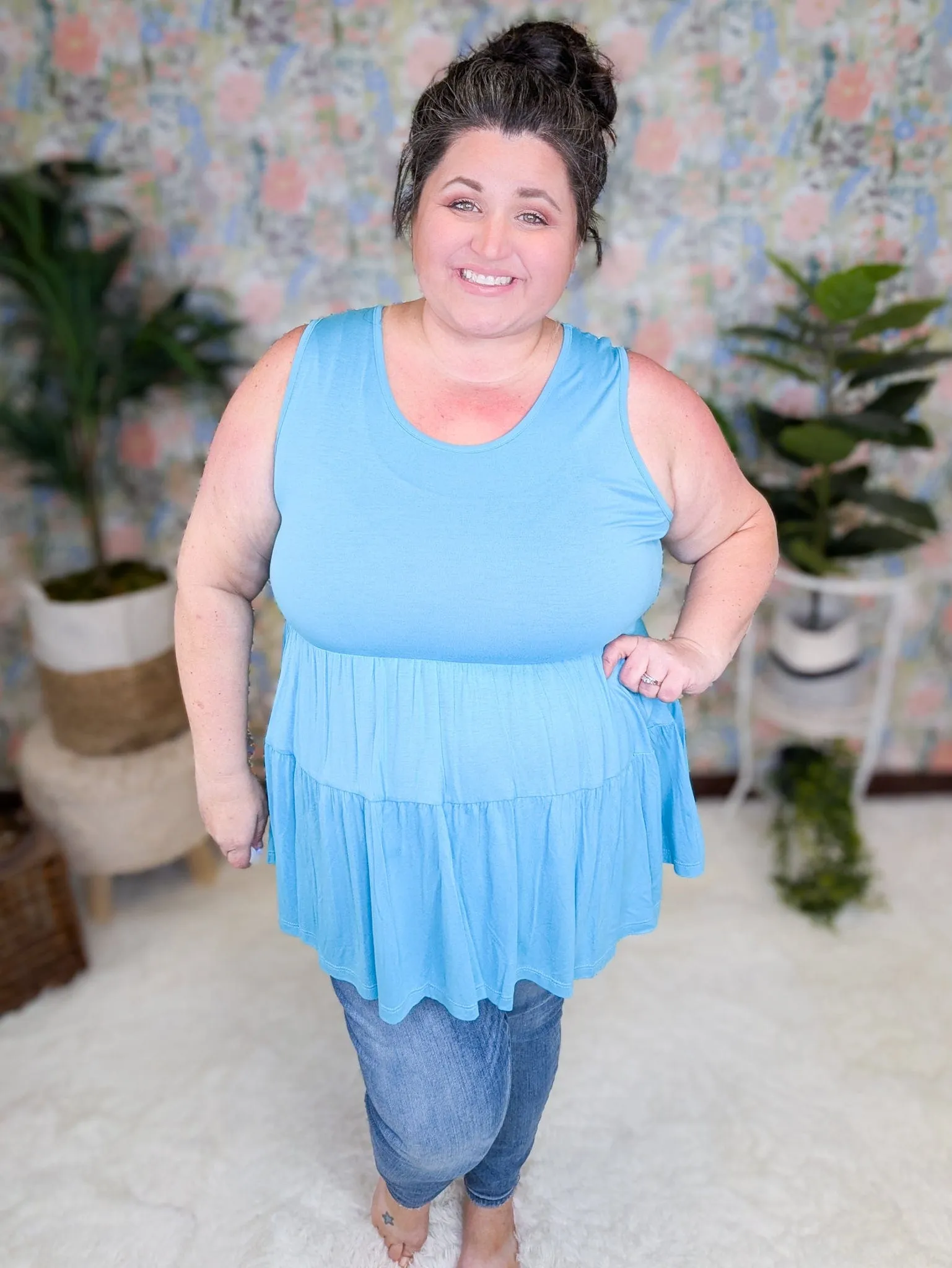 Chandler Tiered Solid Scoopneck Tank in Aqua
