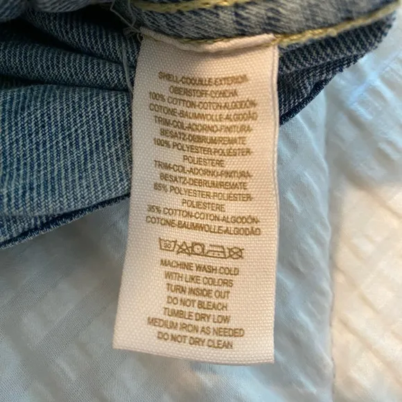 Free People Aztec Western Distressed Cropped Denim Jacket. Size: 4
