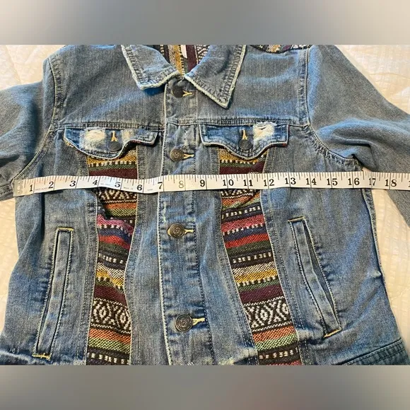 Free People Aztec Western Distressed Cropped Denim Jacket. Size: 4