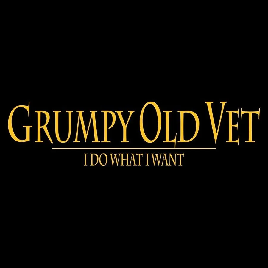 Grumpy Old Vet T-Shirt - Black