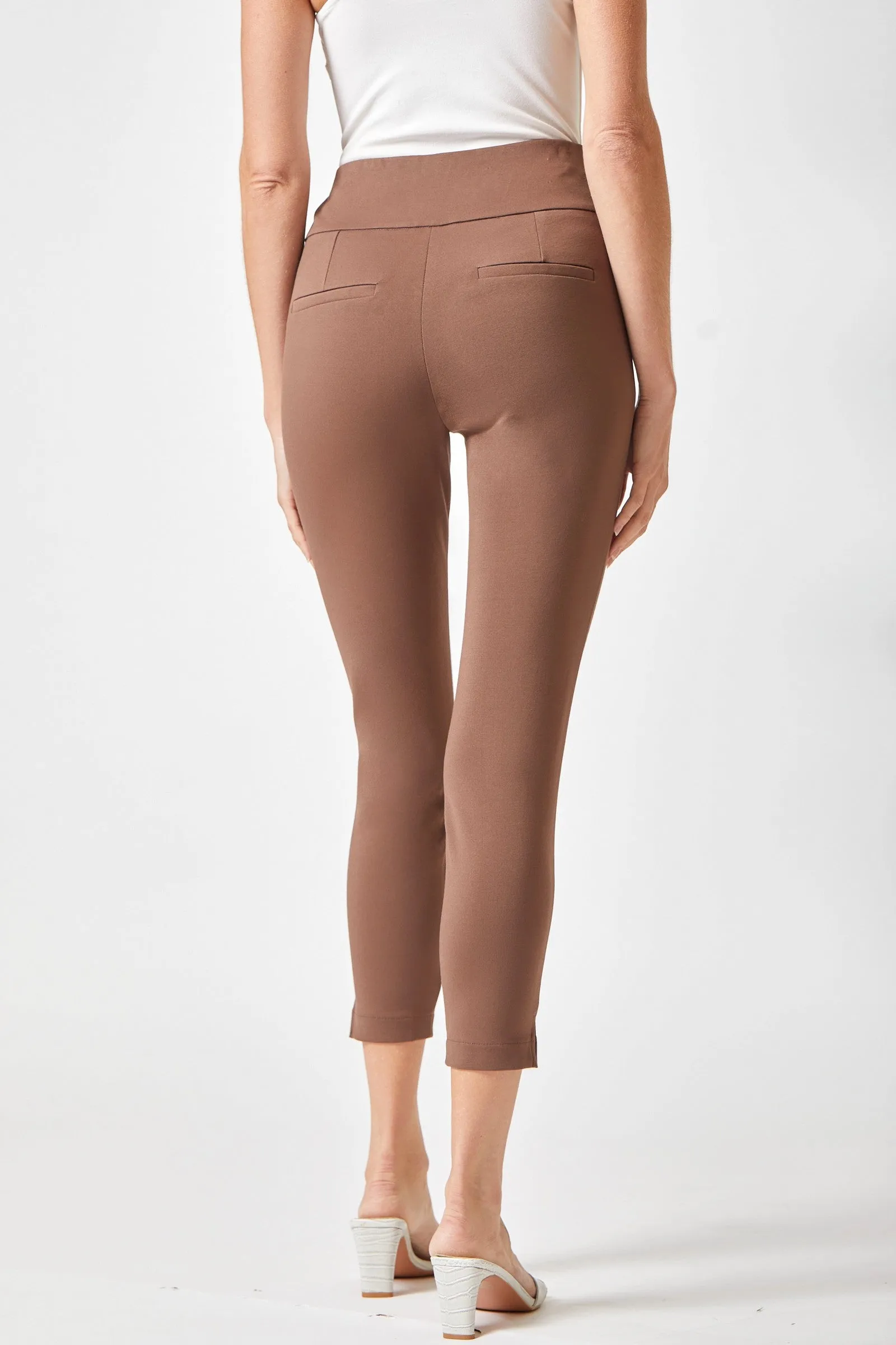 Magic Pull On Capri Pant
