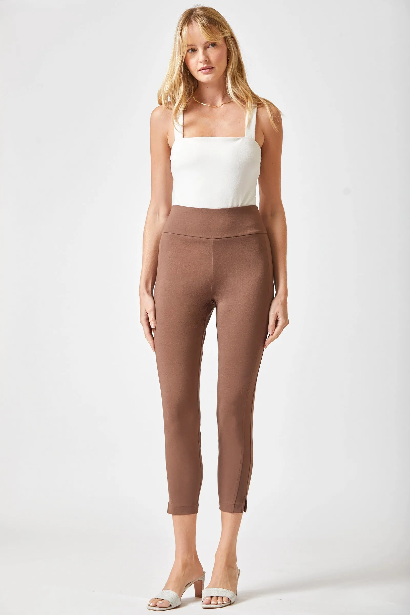 Magic Pull On Capri Pant