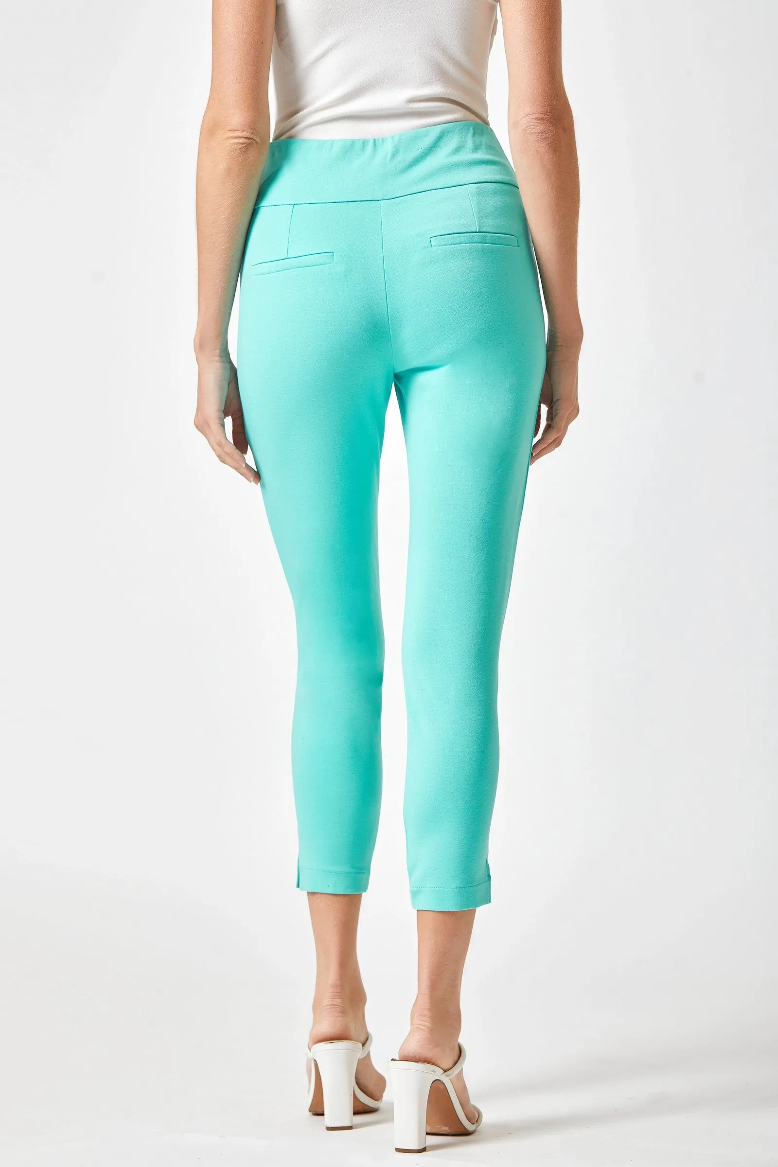 Magic Pull On Capri Pant
