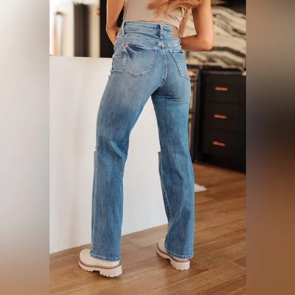 NWT Judy Blue High Rise Tummy Control Distressed Straight Jeans size 9