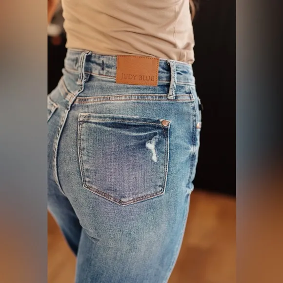 NWT Judy Blue High Rise Tummy Control Distressed Straight Jeans size 9