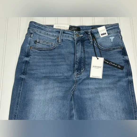 NWT Judy Blue High Rise Tummy Control Distressed Straight Jeans size 9