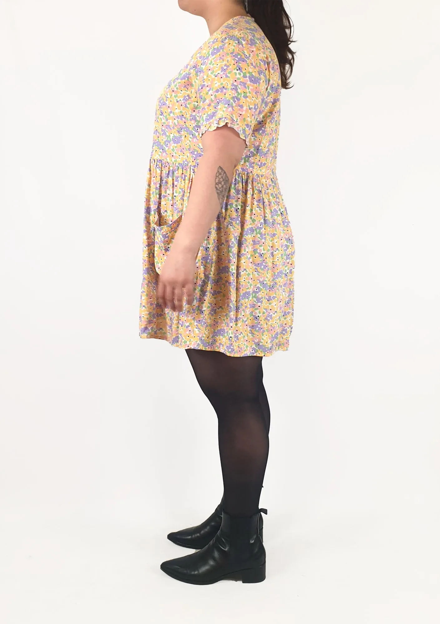 One Two Melbourne pre-owned babydoll style floral pastel print dress size ML (best fits size 14)