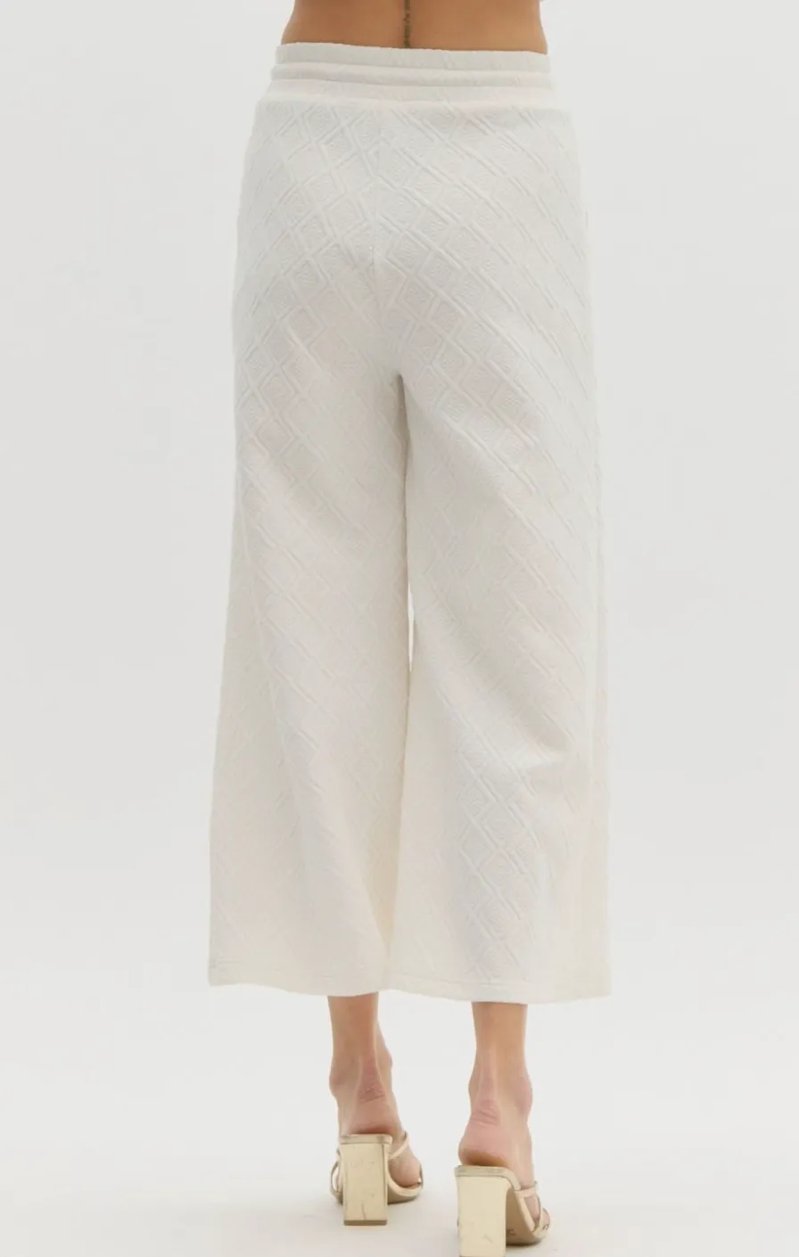 P25916 - Embossed High Waisted Sweatpants