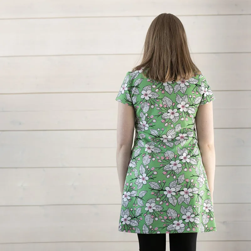 PaaPii Adult Lyyra Tunic - Apple Garden - Forest Green - Short Sleeve