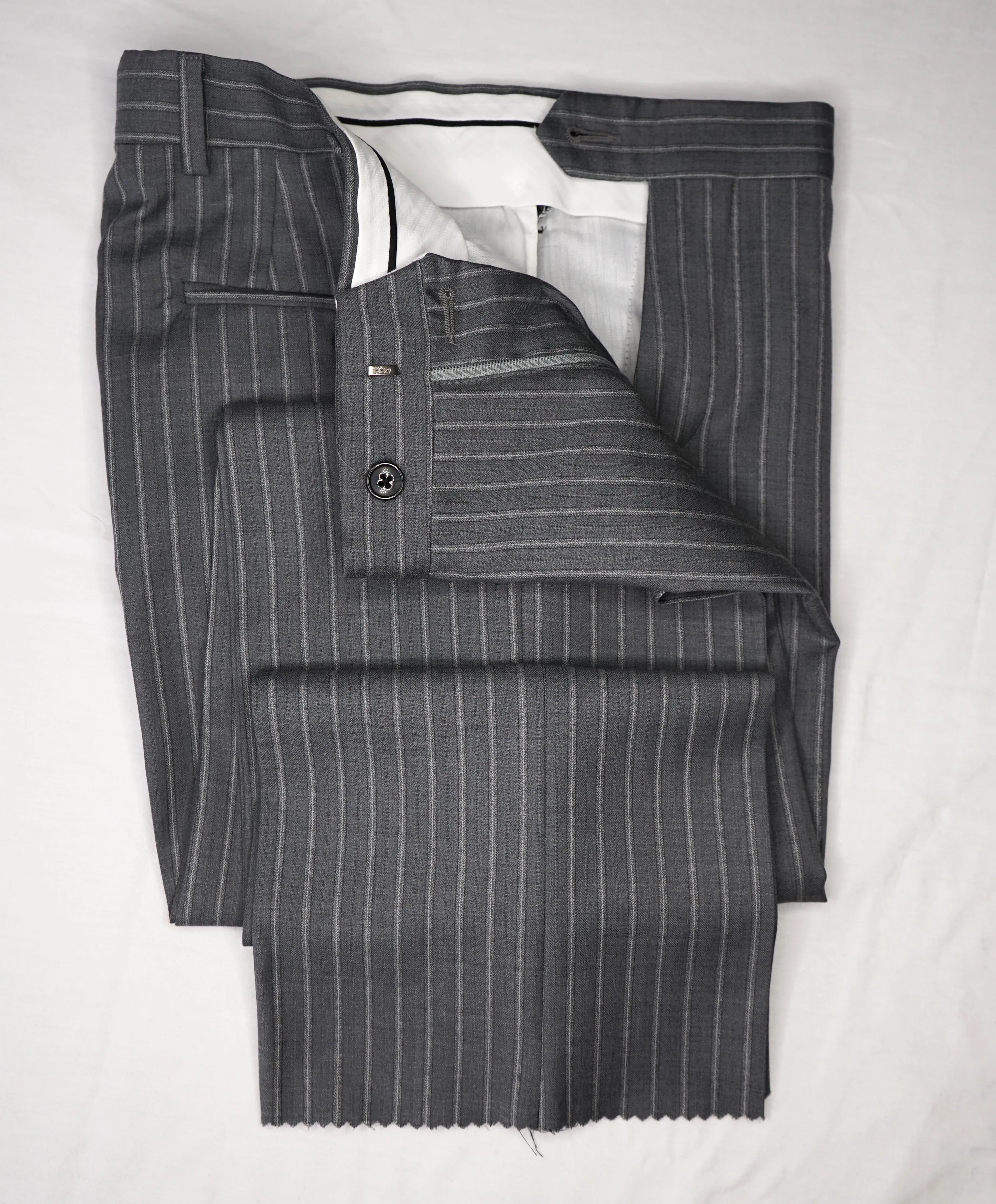 SAKS FIFTH AVENUE - ERMENEGILDO ZEGNA Gray Stripe Trim Suit - 38S