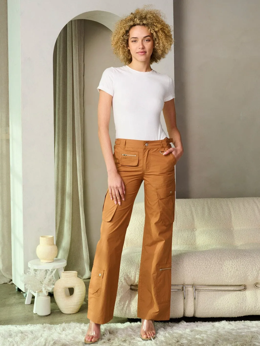WOMEN'S BUTTON CLOSURE CARGO POCKETS WIDE LEG PANTS