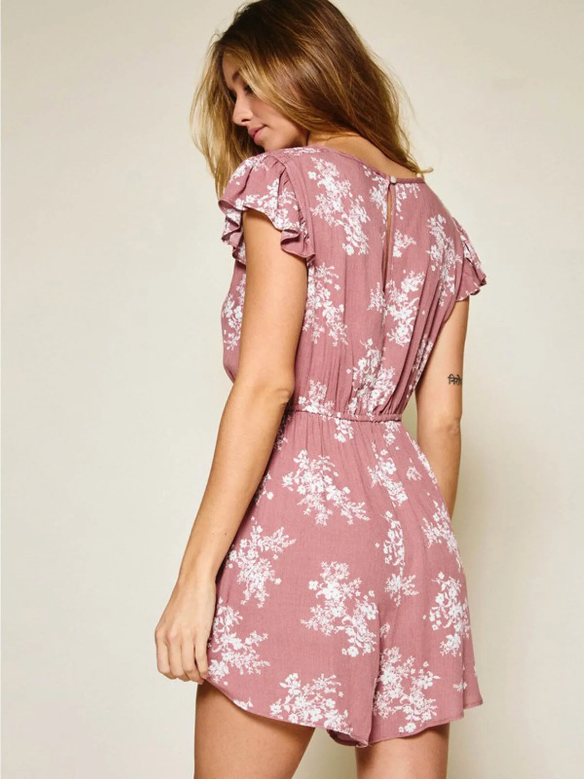 WOMEN'S SHORT RUFFLE SLEEVE V-NECK FLORAL POCKETS ROMPER
