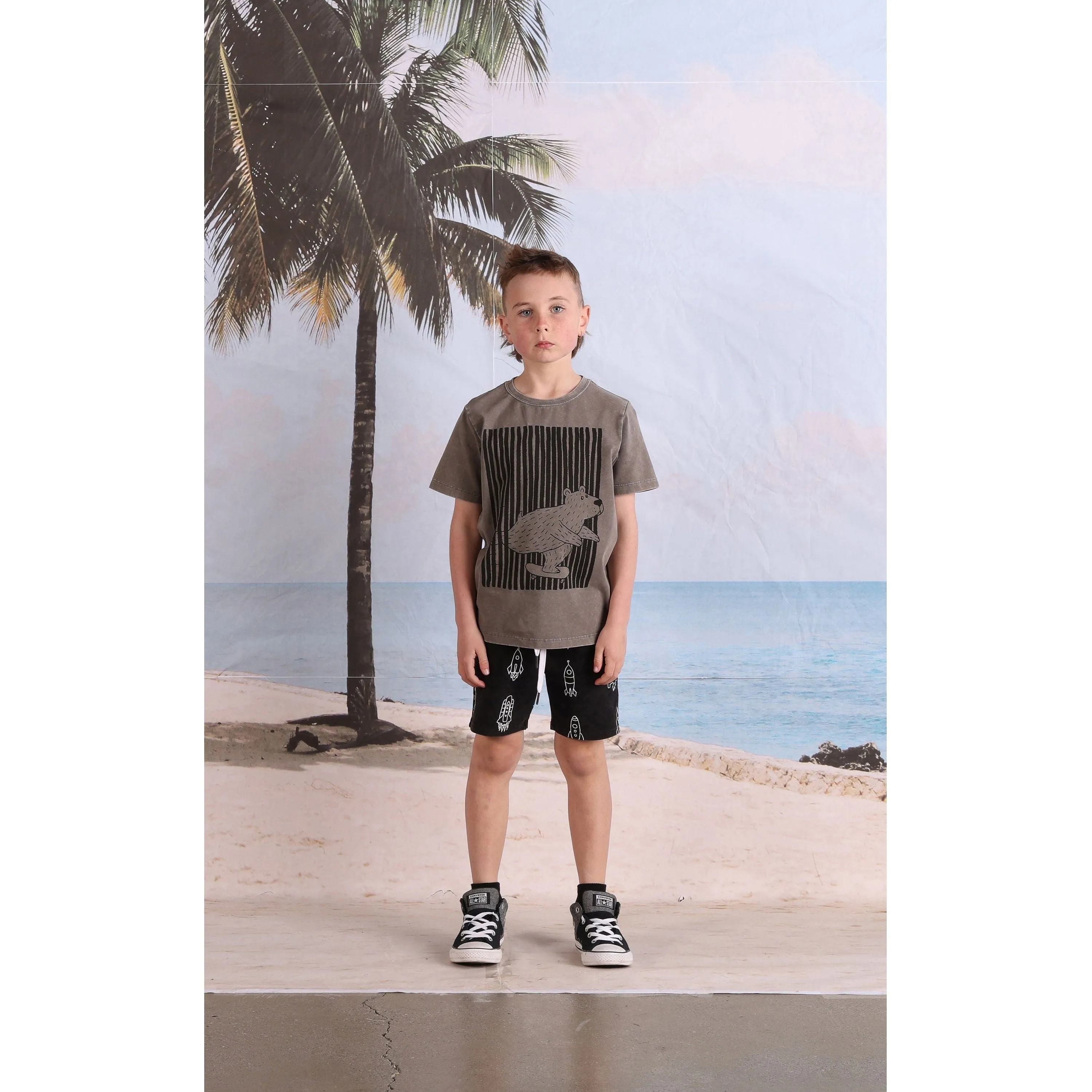 Woodland Bear Tee- Grey Wash